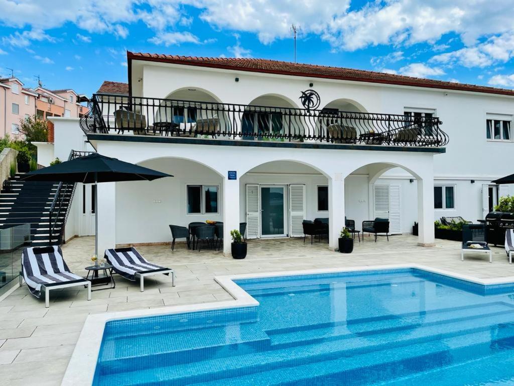 Villa Gala Trogir Exterior photo